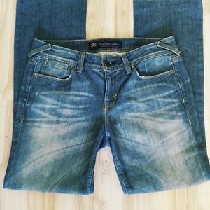 Divine Rights of Denim Mid Rise Jeans 30